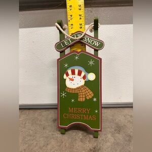 Hanging “Let It Snow” Sled Sign‎